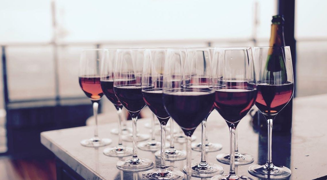 Rødvin: Oplev skønheden af rødvin fra de bedste vinområder i verden