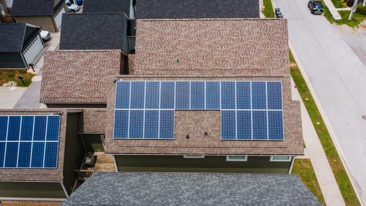Solceller i andelsforeninger: En bæredygtig og økonomisk fordel